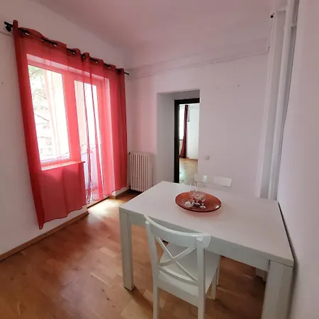 Anastasia Old 4 * Bucarest